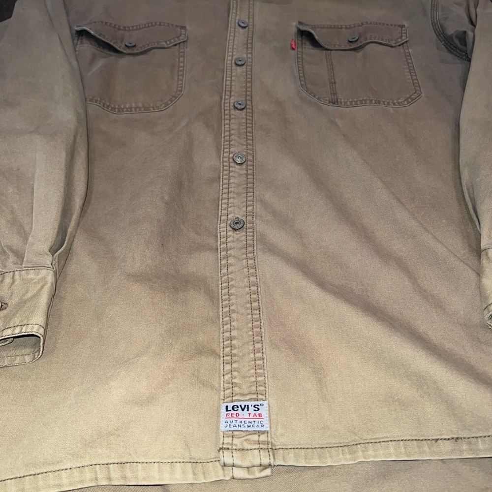 Vintage 90s Levi's Tan Casual Button Down Shirt Classic Design Red Tab - Picture 3 of 5